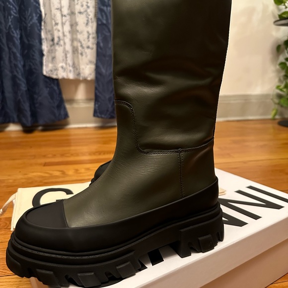 Ganni Olive Boots - Picture 5 of 8
